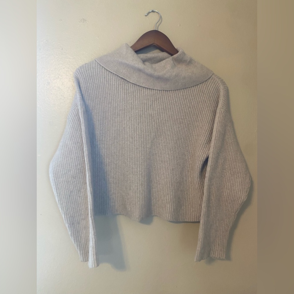 Poof! Taupe Cropped Turtleneck Sweater Thick Cozy Soft Knit Size M Fall Winter